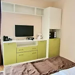 4* Sea - With Balcony דירה סבטי ולאס