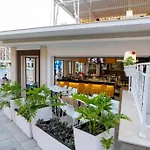 4* Sea - With Balcony דירה